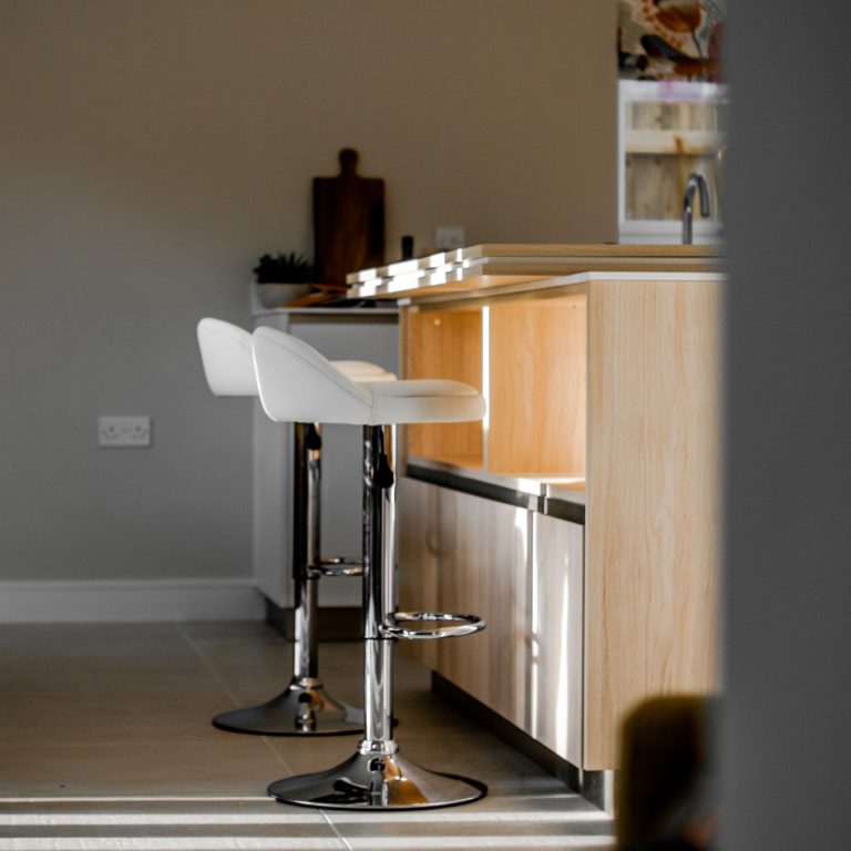 Top 10 Kitchen Bar Stools for Your Kitchen - Cookly Magazine